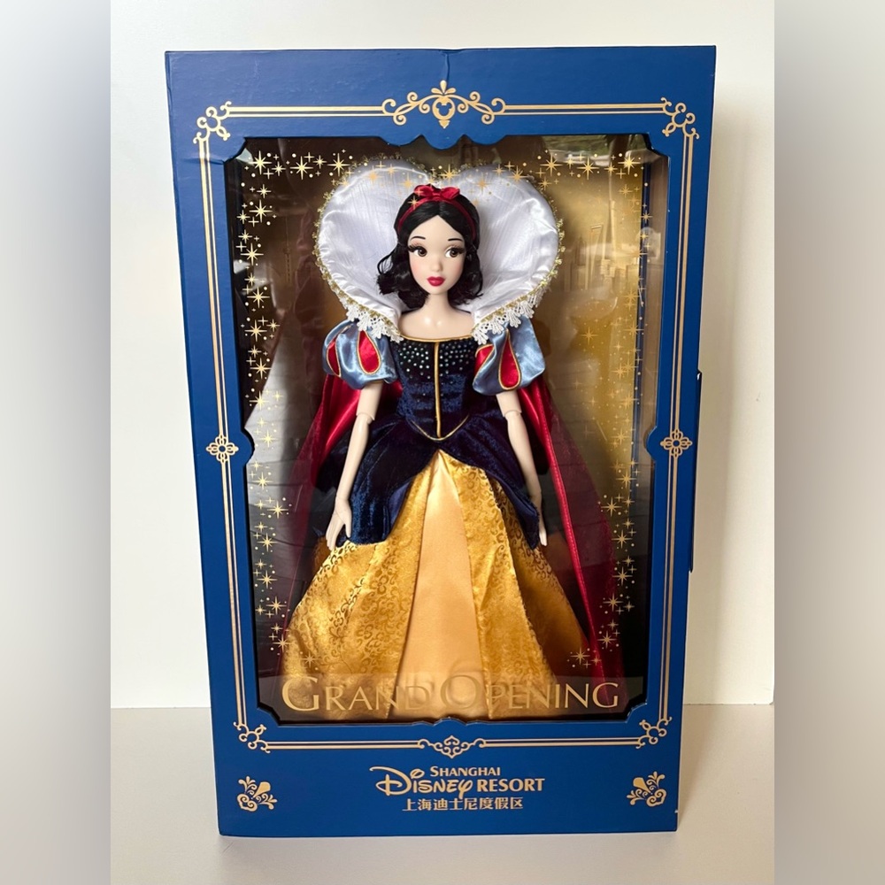 Disney Limited Edition Shanghai Exclusive 16” 17”
Snow White Doll NIB